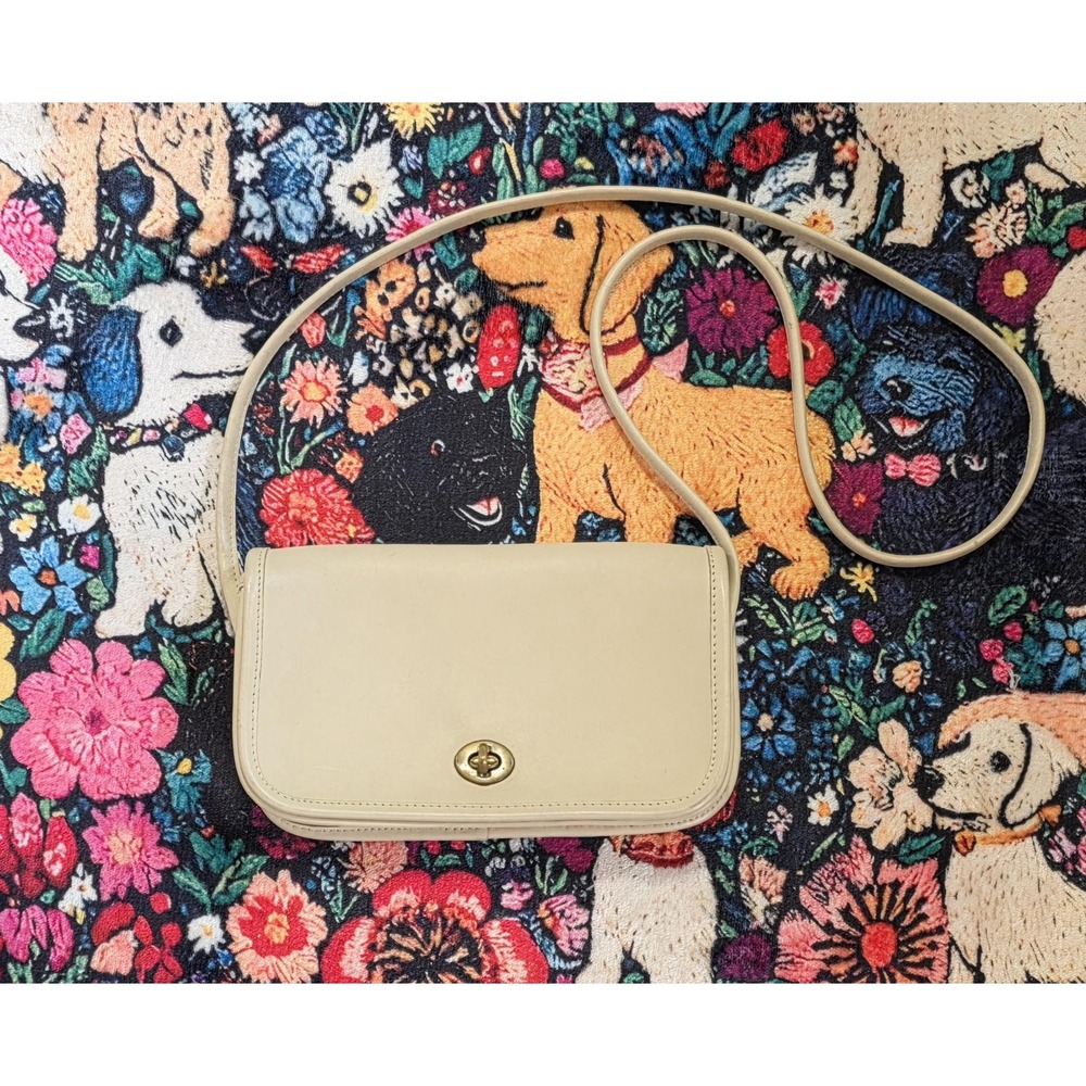 Vintage 1980s Coach Bone Leather Pocket Purse Crossbody Clutch #9755 NYC Creed